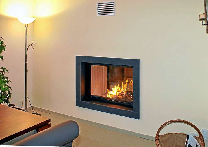 durchsicht-kamin-in der Börde mit-passepartout-aus-naturstein