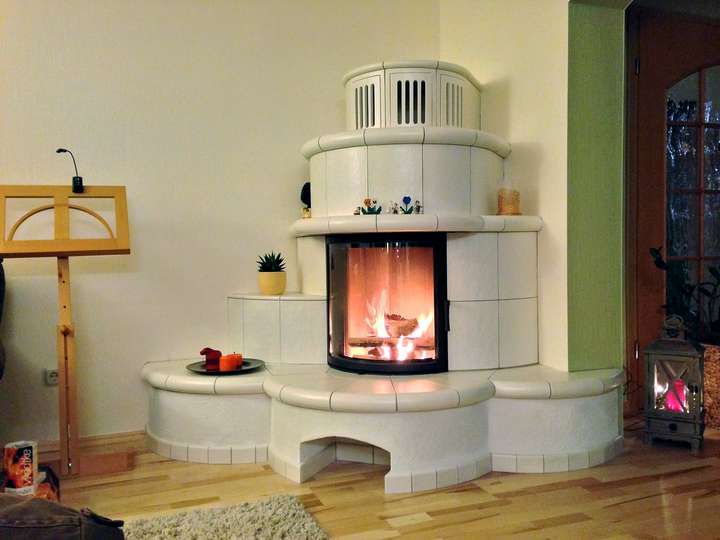 kachel-kamin-in Landsber einfach-edel